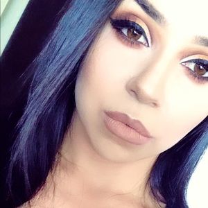 Meet your Posher, Dinora